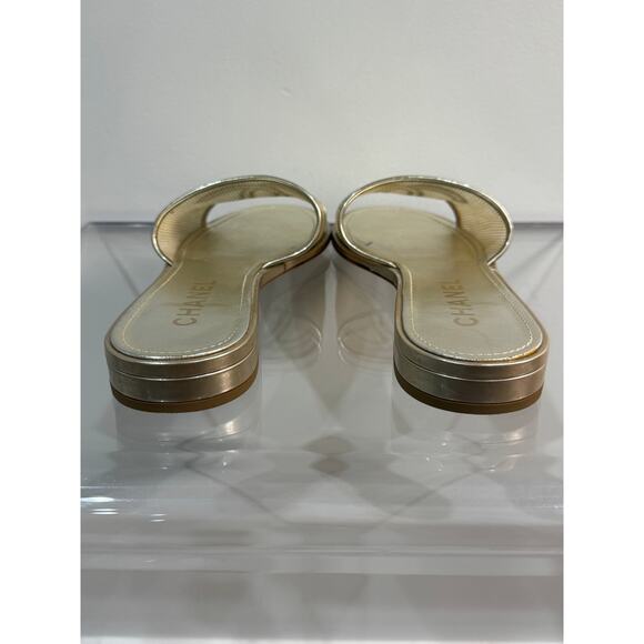 CHANEL - 2021 Interlocking CC Logo Slides, Gold Size 39 - Picture 3 of 4